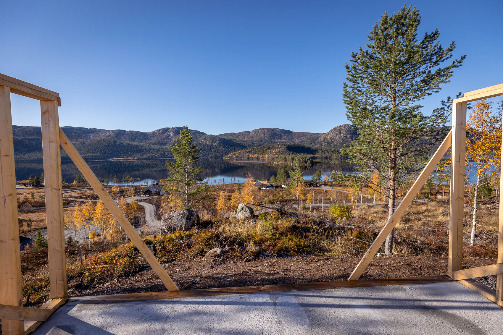 Hyttetomter i Birtedalen i Fyresdal kommune på Høsten